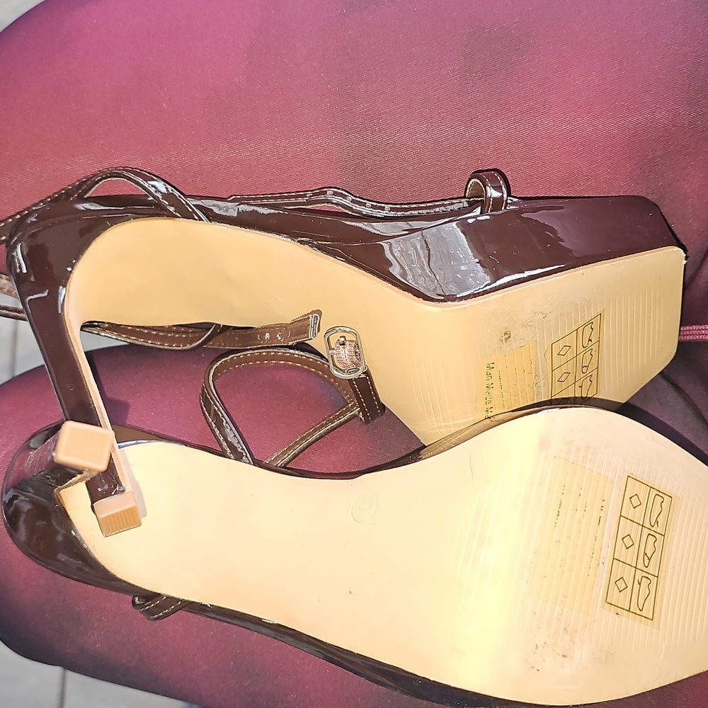 Journee Collection-Telilah Platform Sandal - Picture 4 of 4